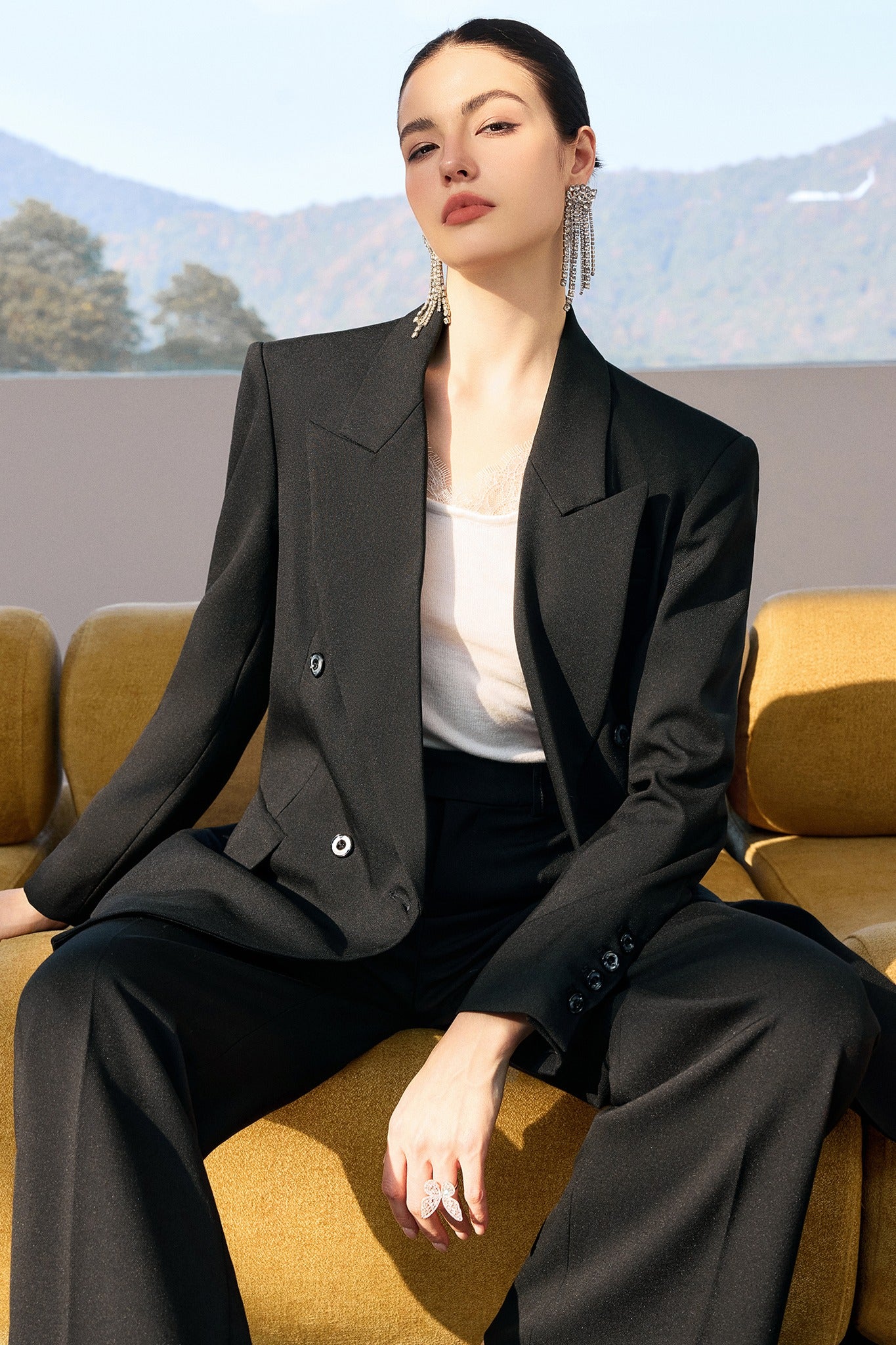 Auréline Noir Élégance Power Suit