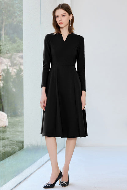 Noire Élégance Sculpted Midi Dress