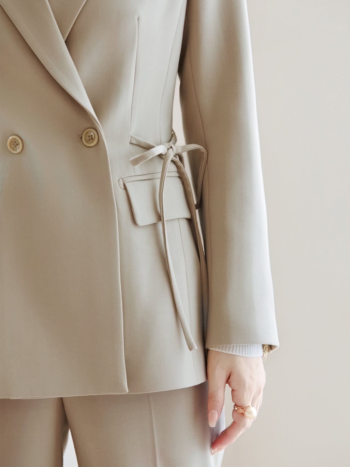 Éloria Beige Raffinée Suit Set