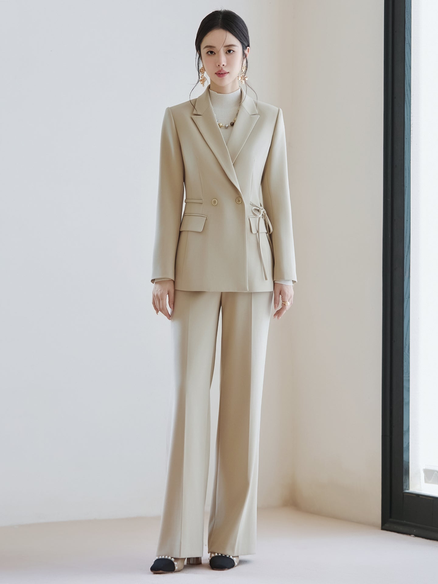 Éloria Beige Raffinée Suit Set