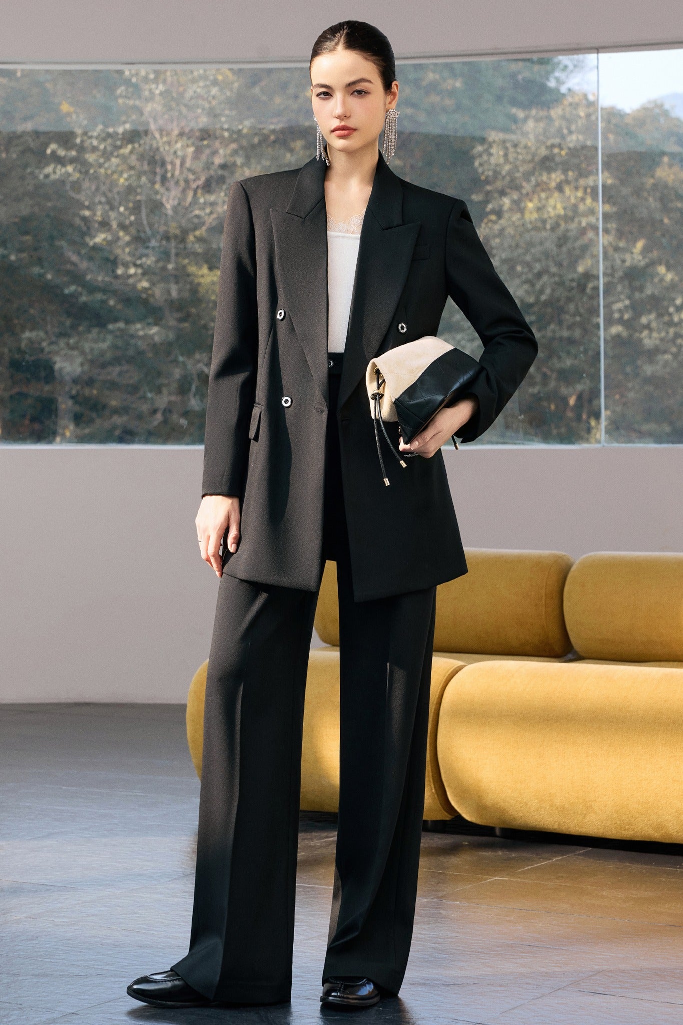 Auréline Noir Élégance Power Suit