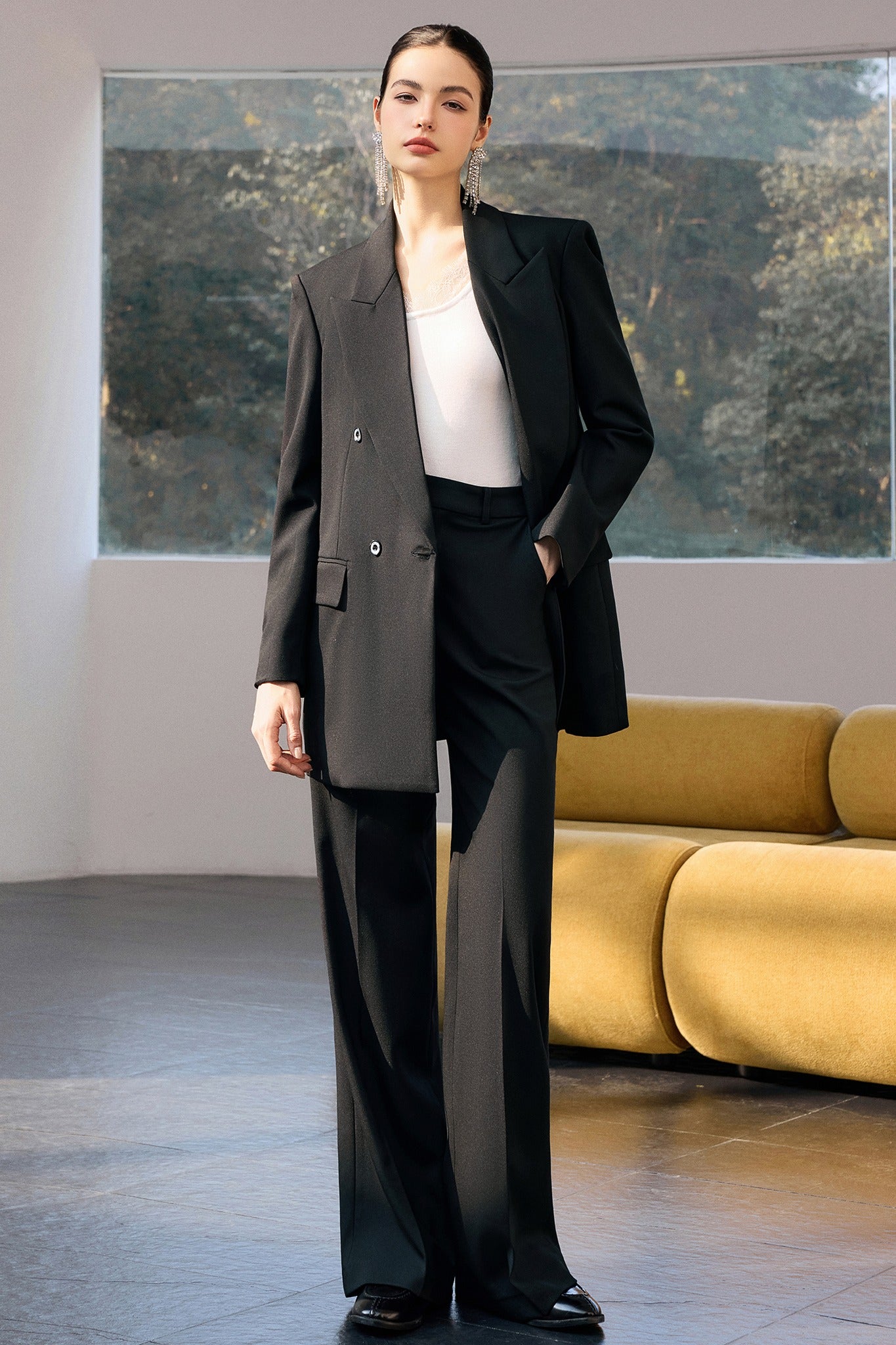 Auréline Noir Élégance Power Suit
